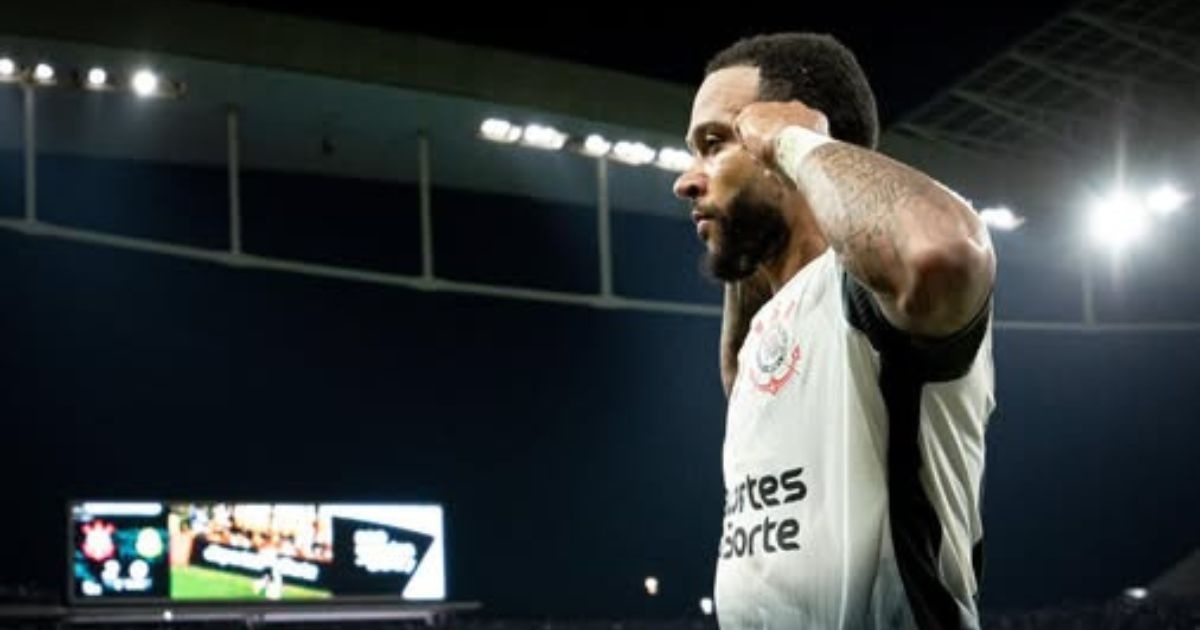 Memphis Depay falta a treino no Corinthians após atraso de salário; entenda